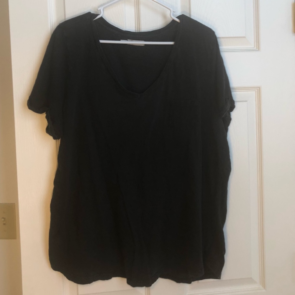 Black Maurices V-neck Tee